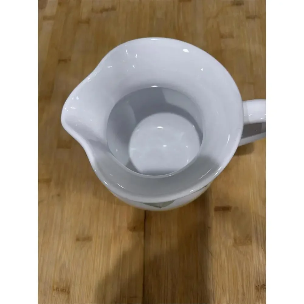 VTG Williams Sonoma Marisol 32 Oz Pitcher 5 3/4” Tall *